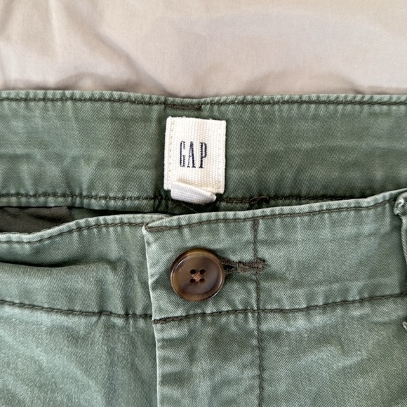 GAP green Chino shorts 5” inseam - Picture 2 of 5